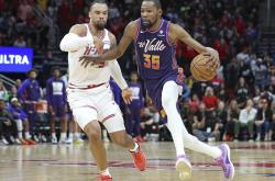 开云体育- 杜兰特在FPX比赛中重要助攻，持续失利引发热议！再创辉煌时刻